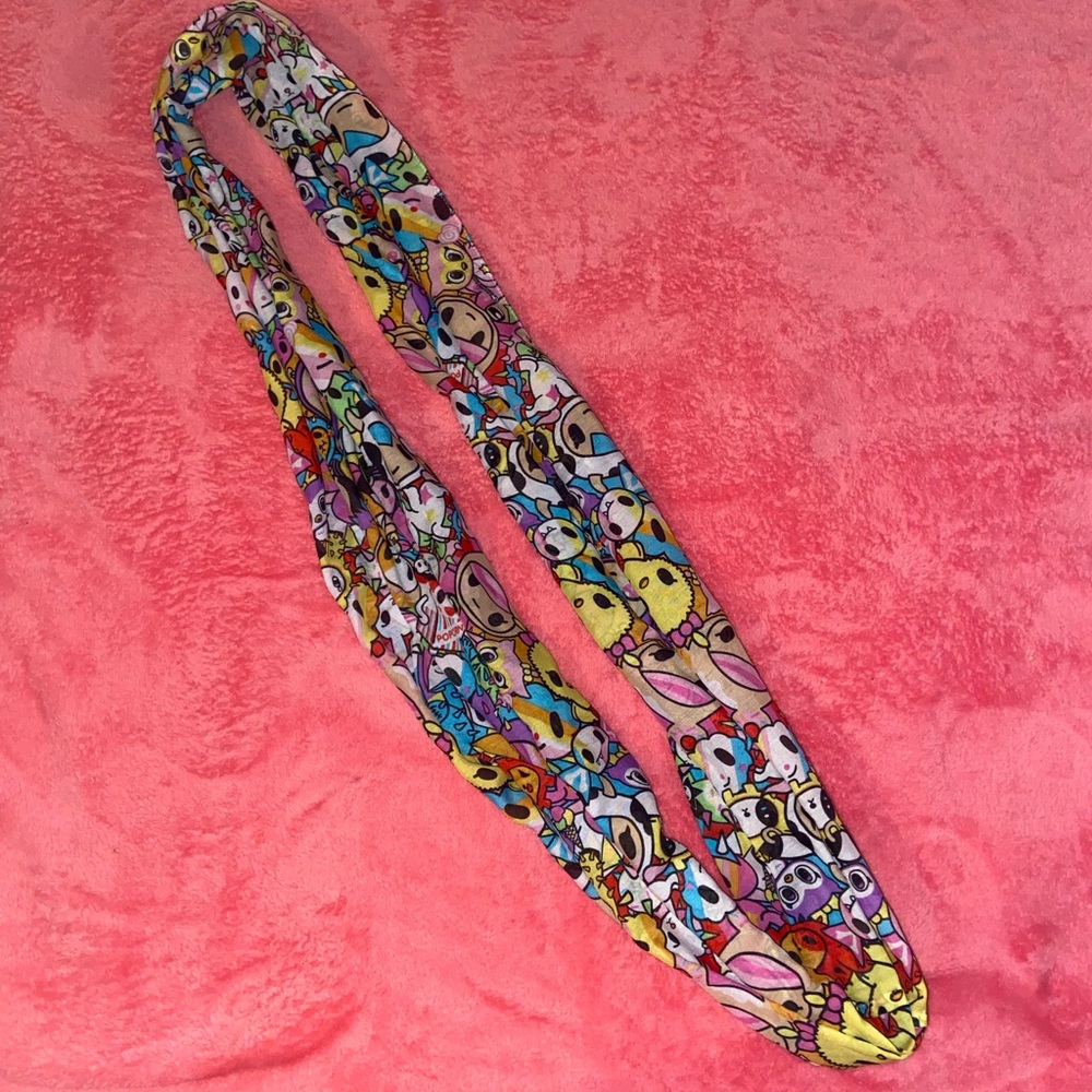 Tokidoki infinity scarf, super lightweight material and comfy - Picture 3 of 4